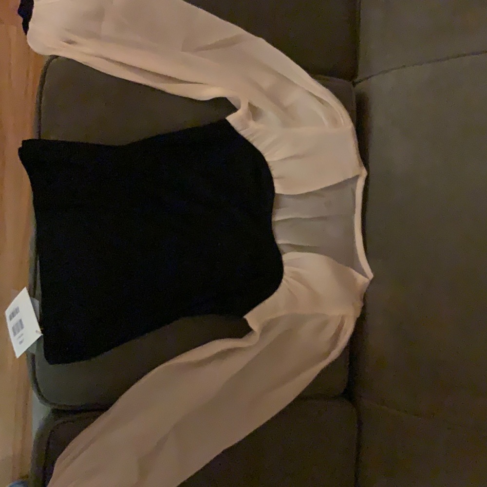 J.ING black puff sleeves blouse, NWT!